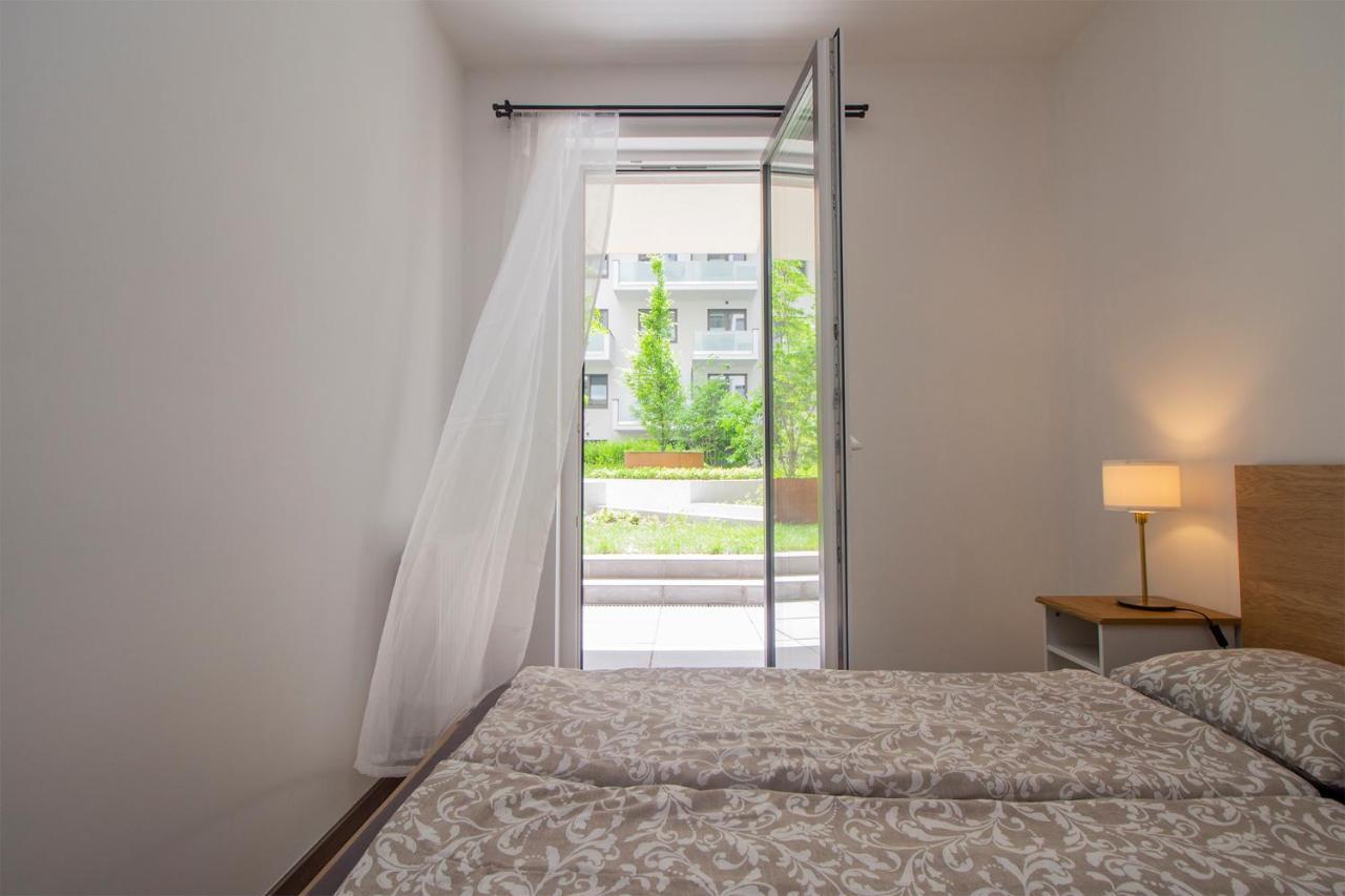 Corvin Modern Two Bedroom Apartment Free Parking Budapest Exterior photo