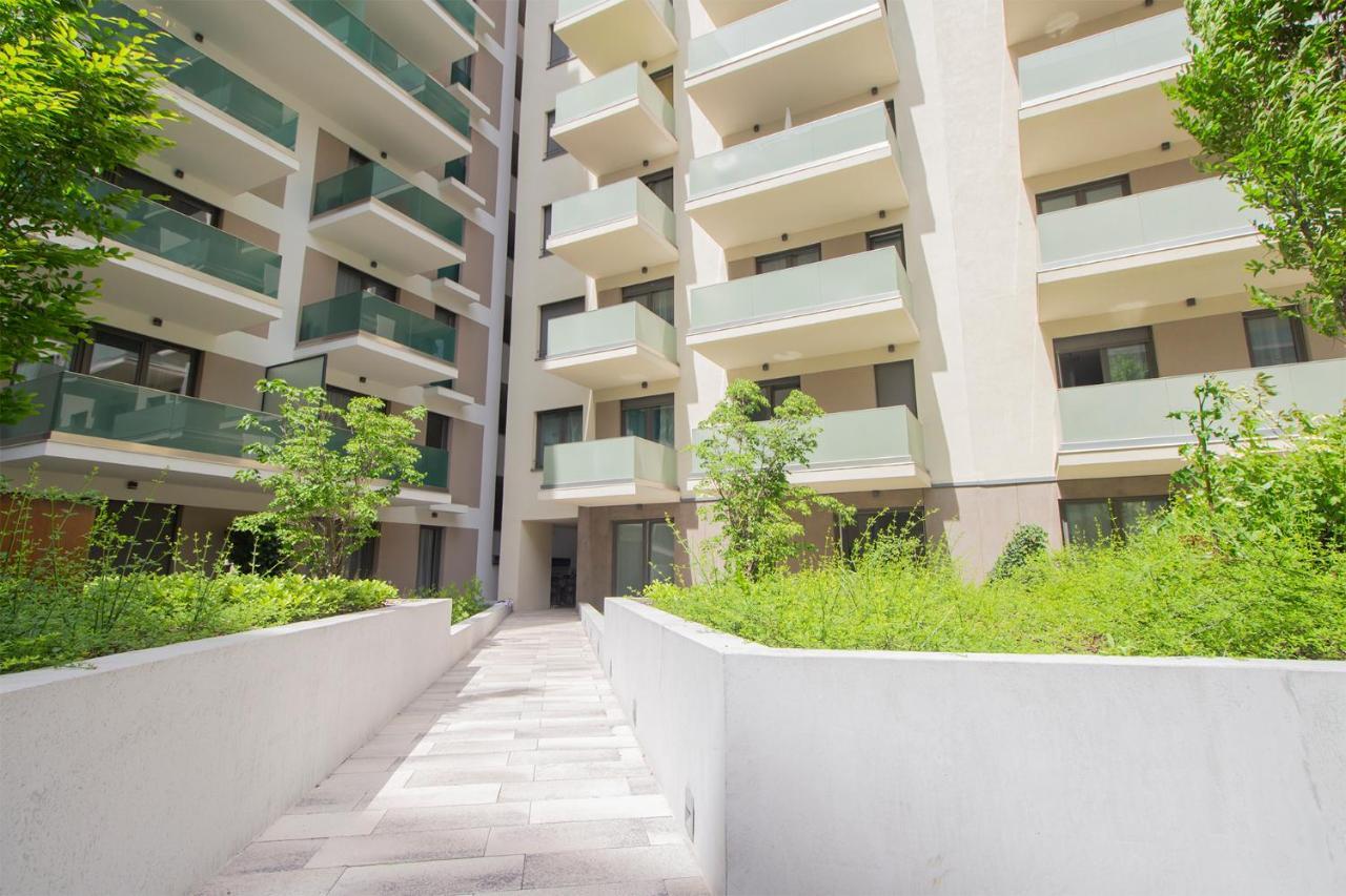 Corvin Modern Two Bedroom Apartment Free Parking Budapest Exterior photo