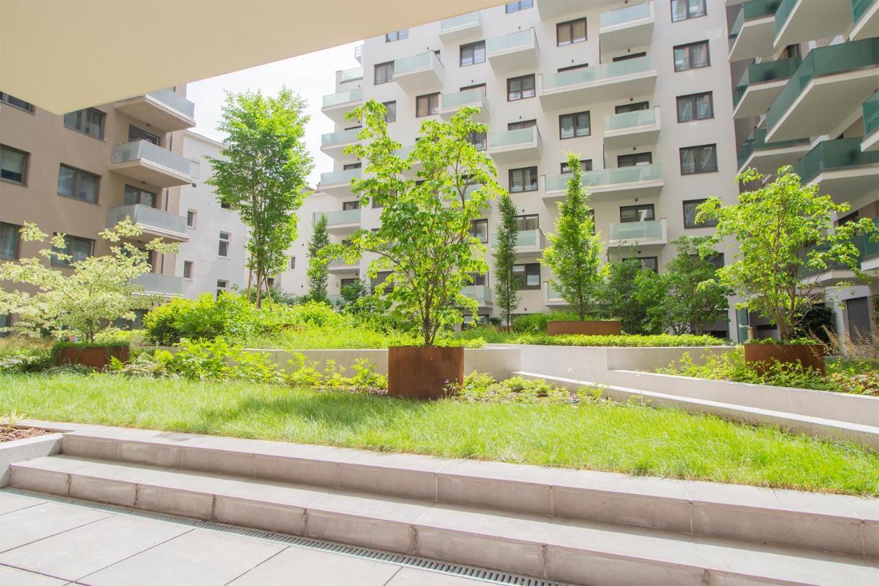 Corvin Modern Two Bedroom Apartment Free Parking Budapest Exterior photo
