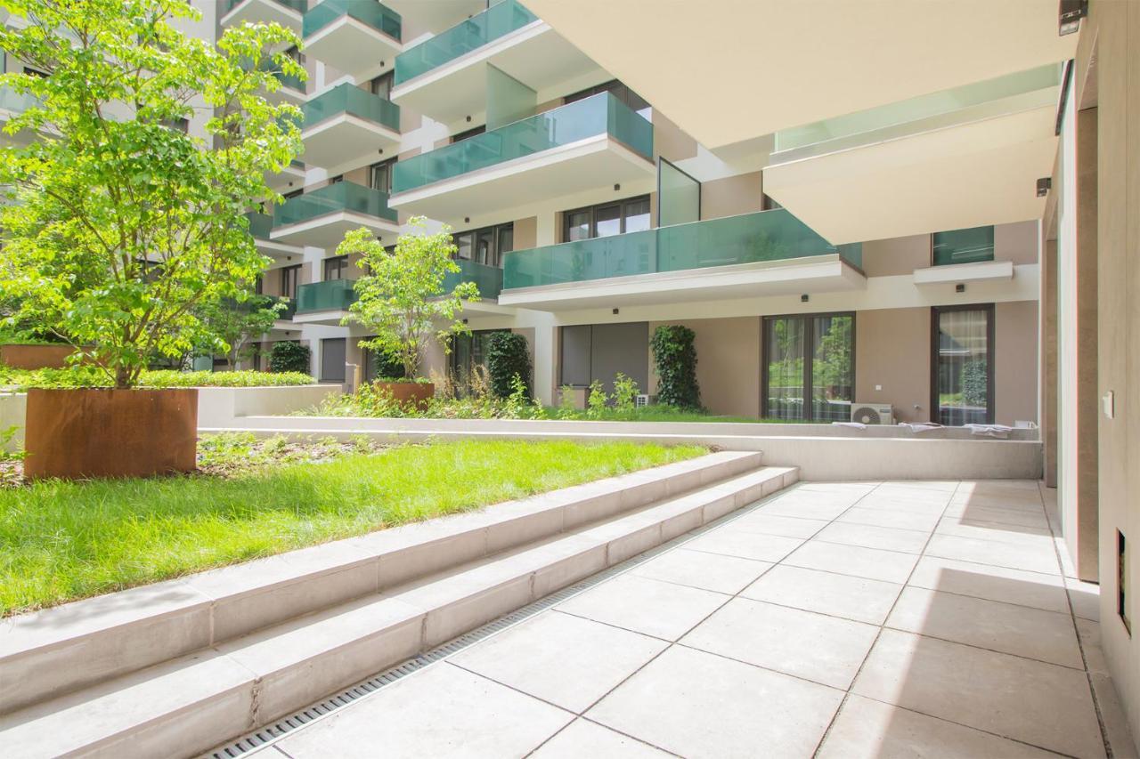 Corvin Modern Two Bedroom Apartment Free Parking Budapest Exterior photo