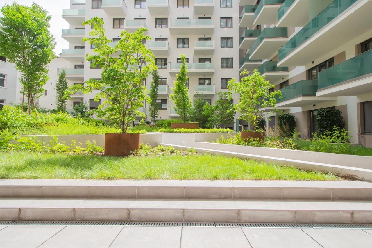 Corvin Modern Two Bedroom Apartment Free Parking Budapest Exterior photo
