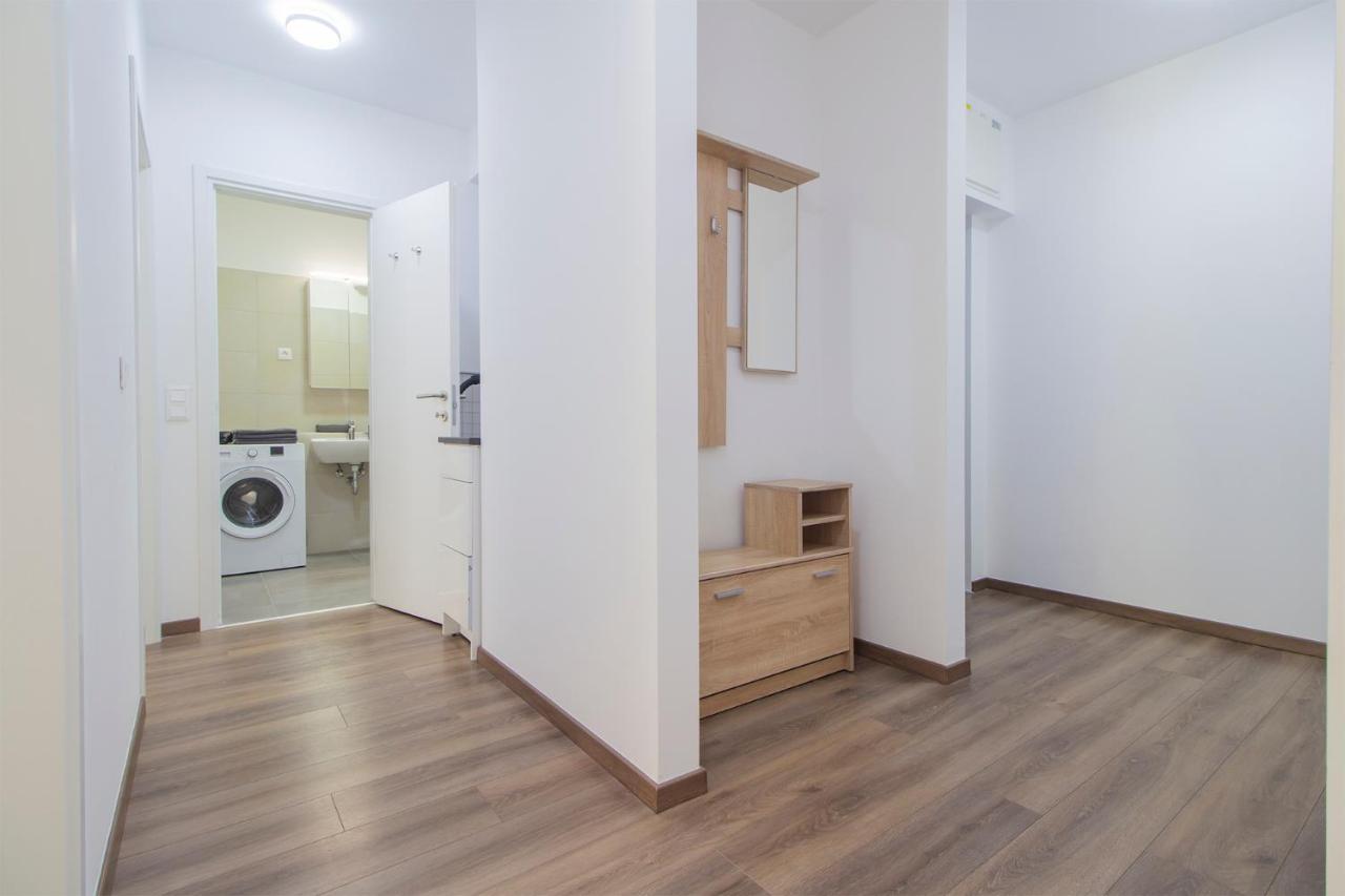 Corvin Modern Two Bedroom Apartment Free Parking Budapest Exterior photo